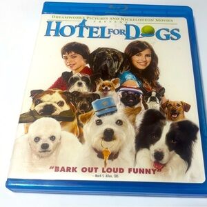 Hotel for Dogs, Blu-ray 2009 film directed by Thor Freudenthal.